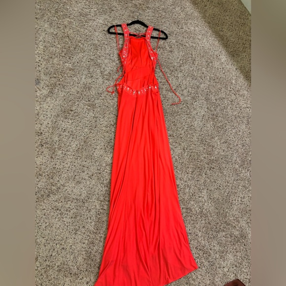 Morgan & Co. Floor Length Coral Dress. Size 6. - Picture 6 of 7